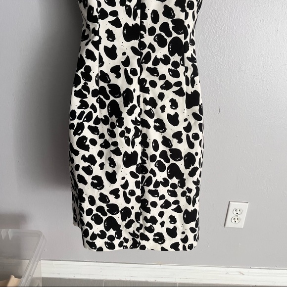 Michael Kors White/Black Abstract Print Sheath Dress - Picture 8 of 14